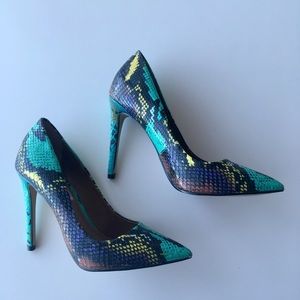 Steve Madden, Snakeskin Pumps WORN ONCE INSIDE